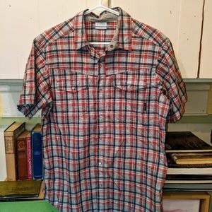 EUC men's Columbia snap button shirt